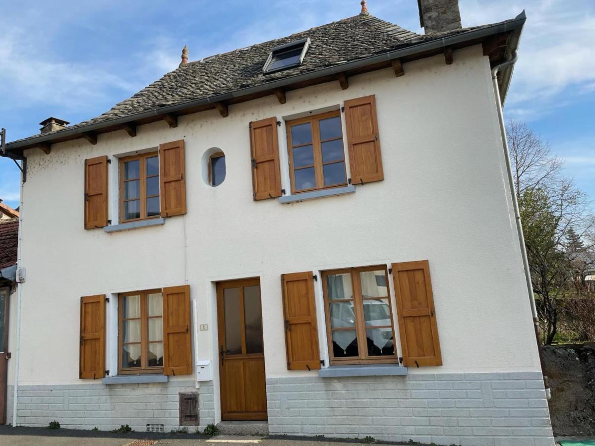 Charmante Maison 3 Chambres Avec Jardin, Cheminee, Parking, Proche Conques Et Activites Plein Air - Fr-1-742-168 Cassaniouze 外观 照片